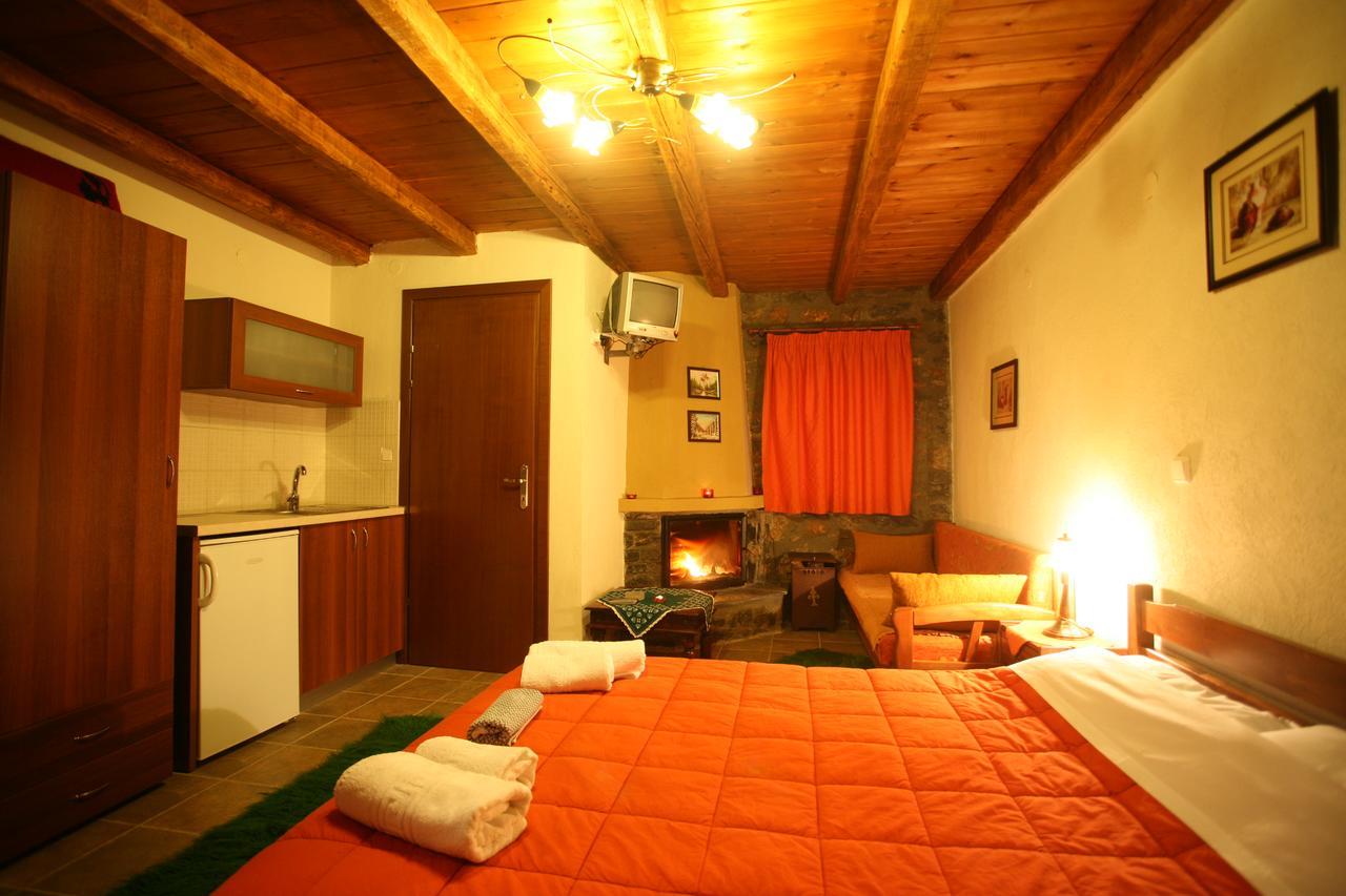 Eleni'S Guesthouse Agios Athanasios  Buitenkant foto
