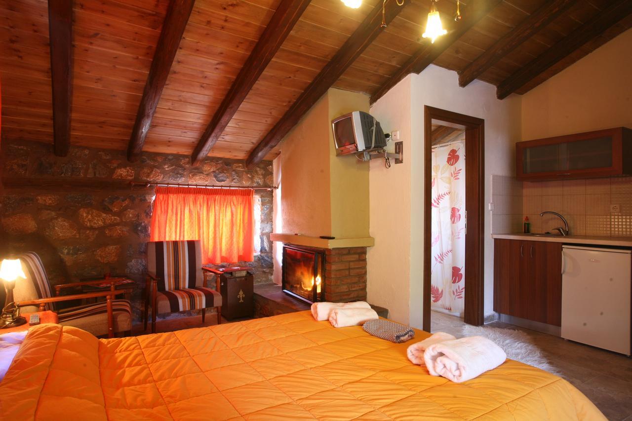 Eleni'S Guesthouse Agios Athanasios  Buitenkant foto